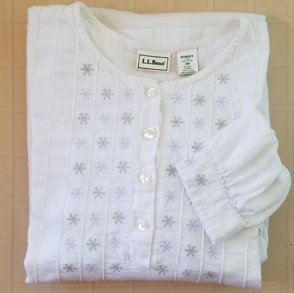 LL Bean Flannel Snowflake Embroidered Nightgown